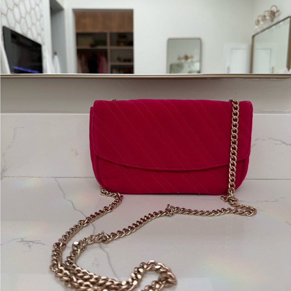 Forever 21 Fuchsia Crossbody Bag with Gold Chain